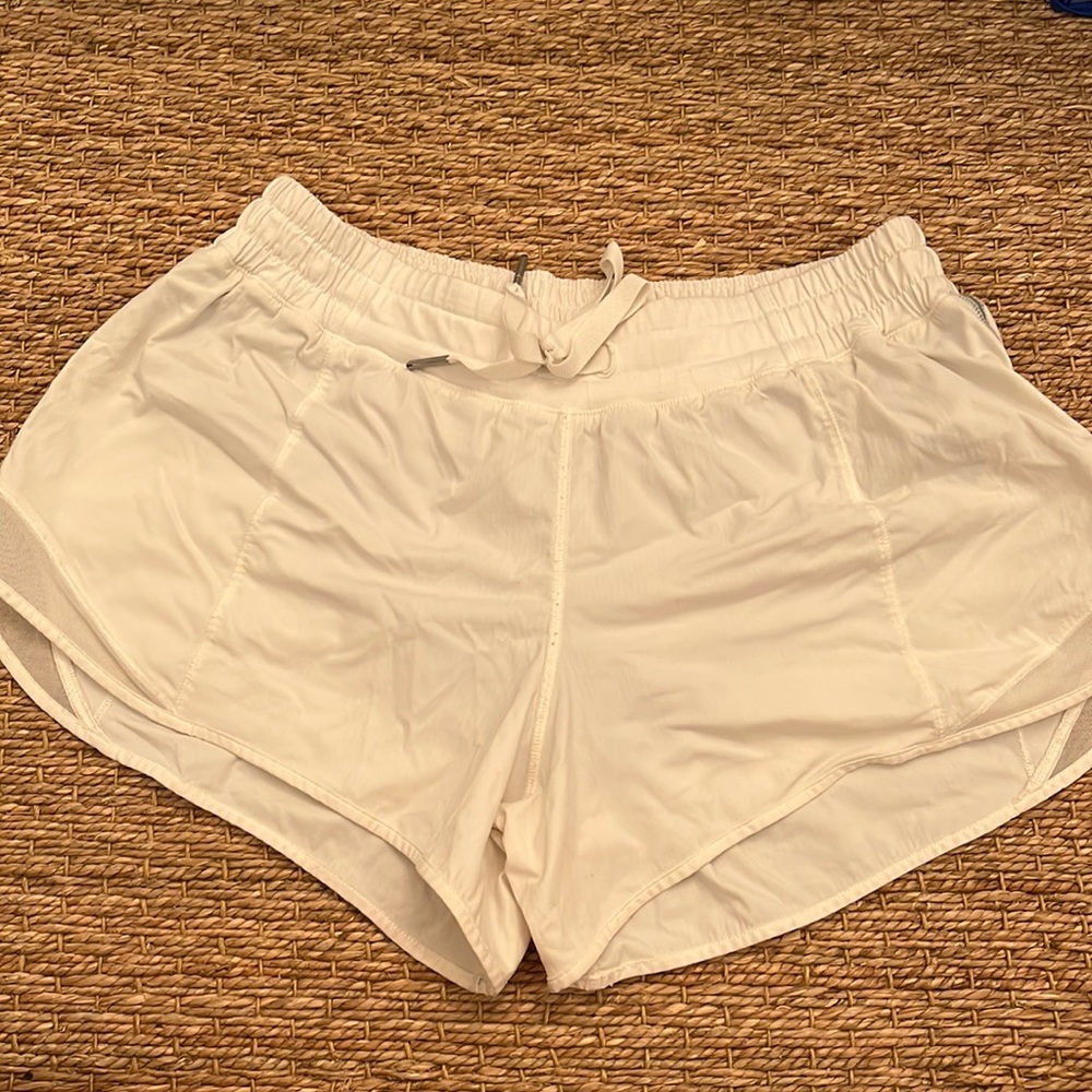 Lululemon Hotty Hot Short